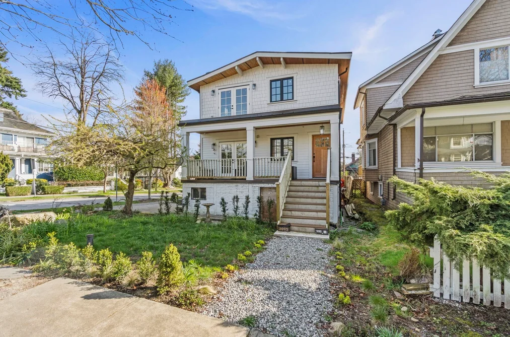 Triplex for sale at 2072 Kitchener Street Vancouver British Columbia - MLS: R3100898