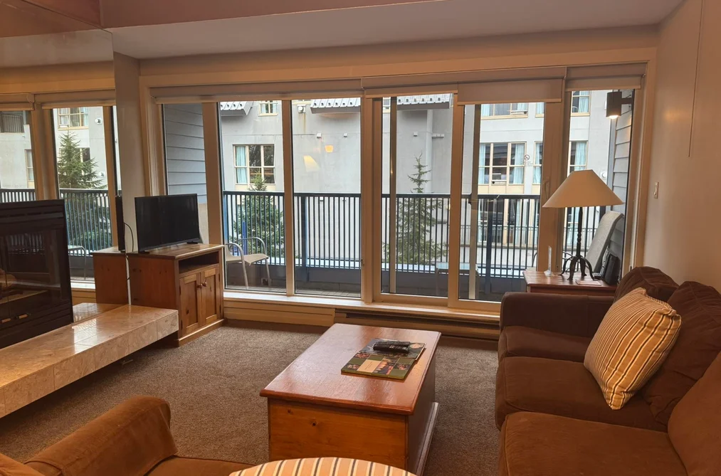 207/307 4321 VILLAGE GATE (WEEK 9) BOULEVARD, Whistler BC V8E 1H3, Whistler BC — Residential for Sale - Photo 2