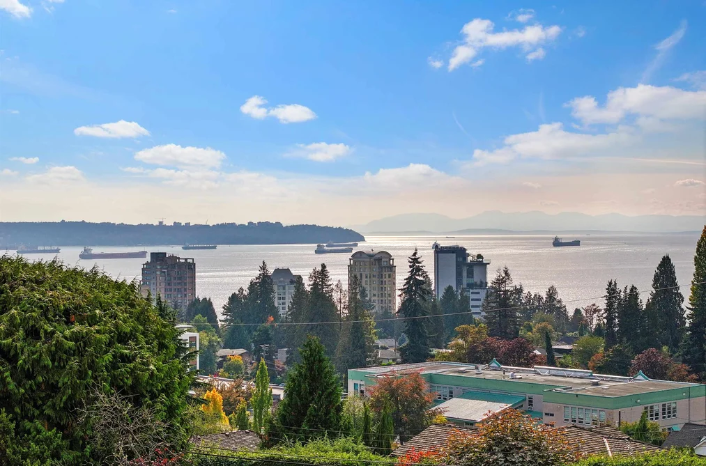 2077 Kings Ave, West Vancouver, BC - MLS: R3170822
