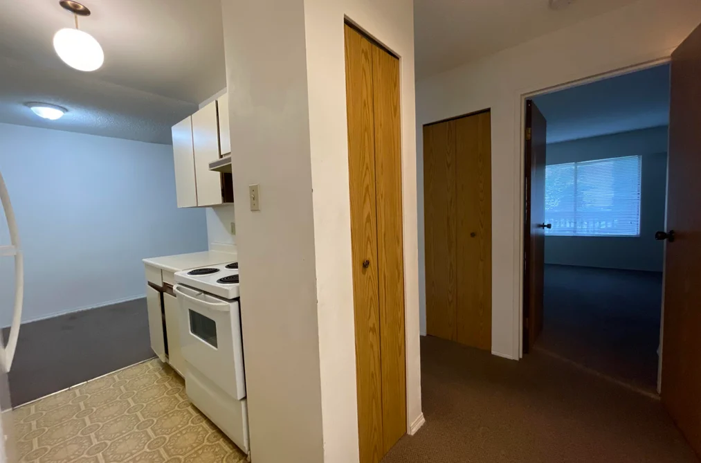 208 10061 150TH STREET, Surrey BC V3R 4A7, Surrey BC — Residential for Sale - Photo 2