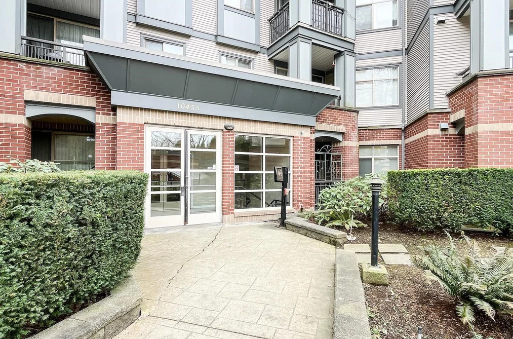 208 10455 UNIVERSITY DRIVE, Surrey BC V3T 0A5, Surrey BC — Residential for Sale - Photo 4