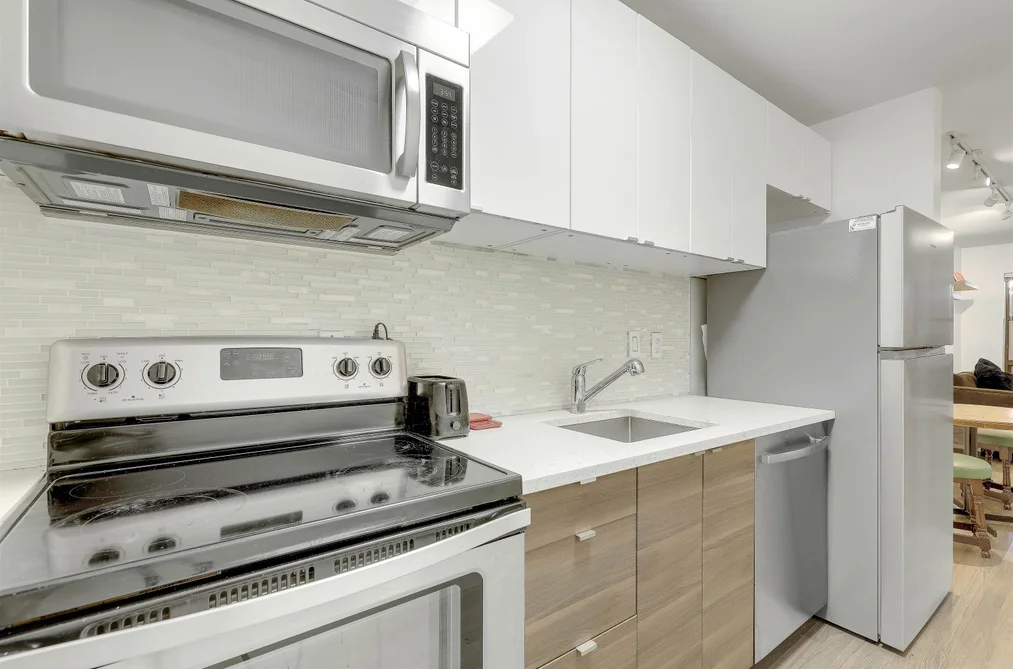 Condo for sale at 208 1106 Pacific St Street Vancouver British Columbia - MLS: R3163283