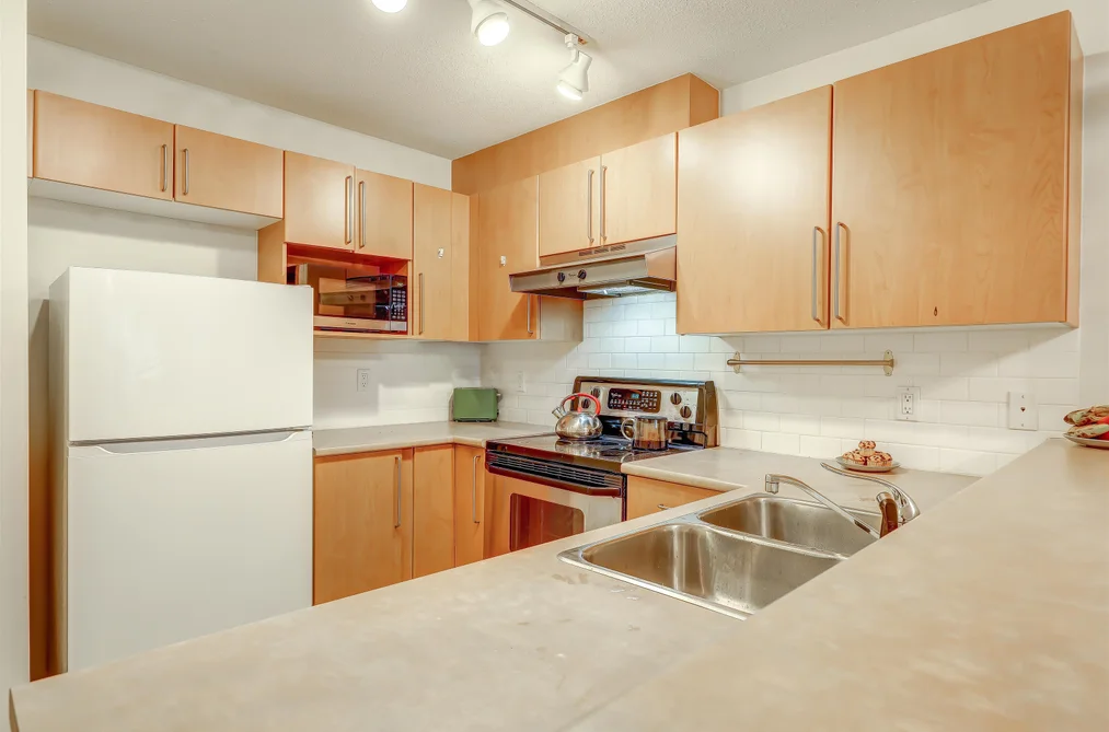 208 1150 E 29TH STREET, North Vancouver BC V7K 3E2, North Vancouver BC — Residential for Sale — Photo 10 of 34
