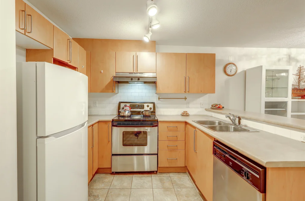 208 1150 E 29TH STREET, North Vancouver BC V7K 3E2, North Vancouver BC — Residential for Sale — Photo 13 of 34