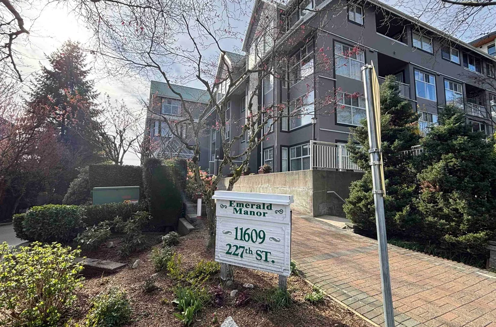 Condo for sale at 208 11609 227 Street Maple Ridge British Columbia - MLS: R3098931