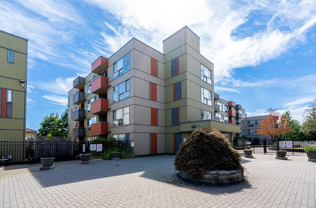 Condo for sale at 208 12075 228 Street Maple Ridge British Columbia - MLS: R3151965