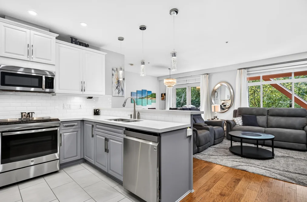 Condo for sale at 208 12565 190a Street Pitt Meadows British Columbia - MLS: R3166543