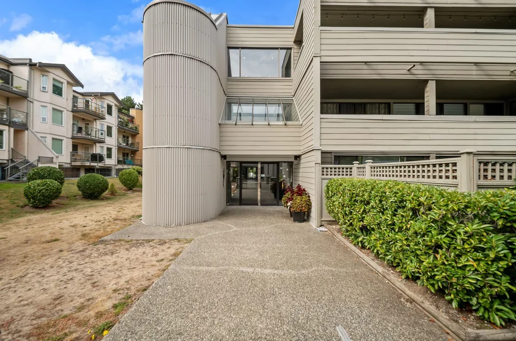 Condo for sale at 208 15272 19 Avenue Surrey British Columbia - MLS: R3165852