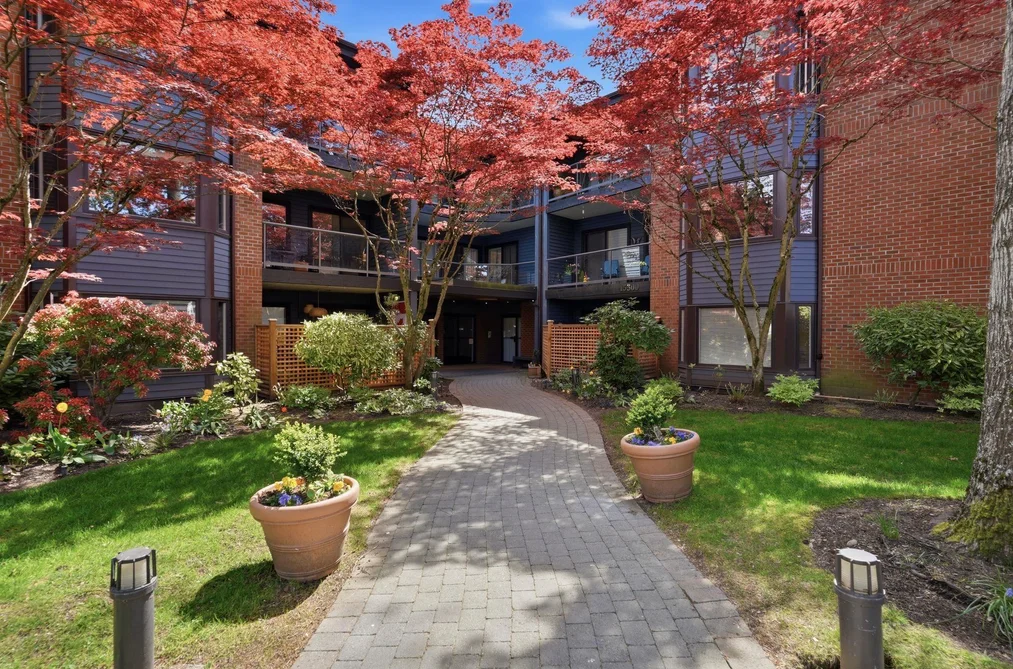 Condo for sale at 208 15300 17 Avenue Surrey British Columbia - MLS: R3116454