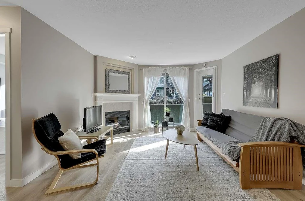 Condo for sale at 208 1576 Merklin Street White Rock British Columbia - MLS: R3099489