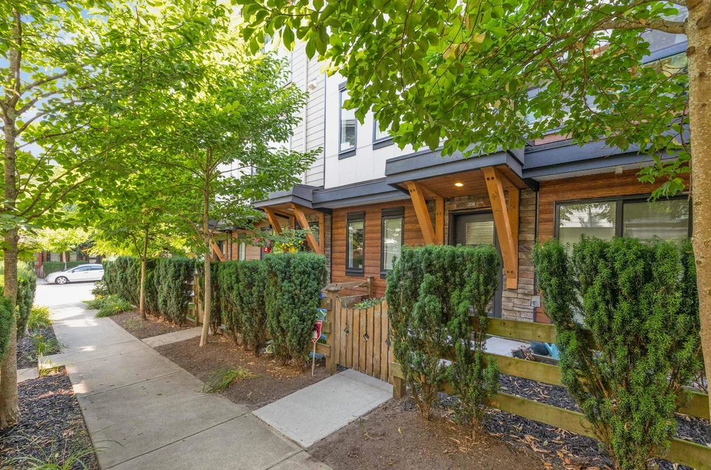 Townhouse for sale at 208 16488 64 Avenue Surrey British Columbia - MLS: R3169408