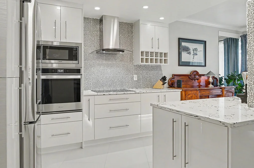 Condo for sale at 208 1765 Martin Drive Surrey British Columbia - MLS: R3142798