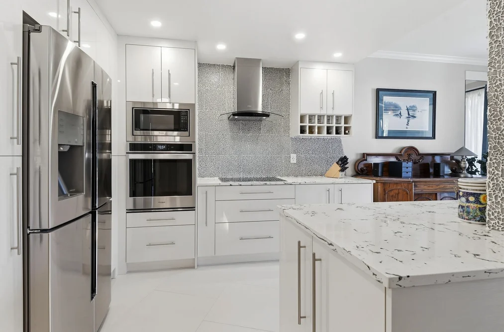 208 1765 MARTIN DRIVE, Surrey, BC — Residential for Sale - Photo 2