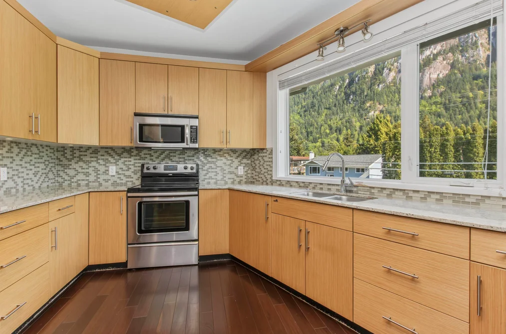 208 1909 MAPLE DRIVE, Squamish BC V8B 0T1, Squamish BC — Residential for Sale - Photo 7