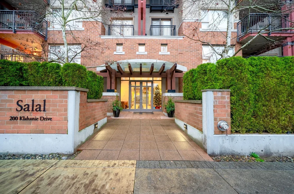208 200 KLAHANIE DRIVE, Port Moody BC V3H 5K7, Port Moody BC — Residential for Sale - Photo 2