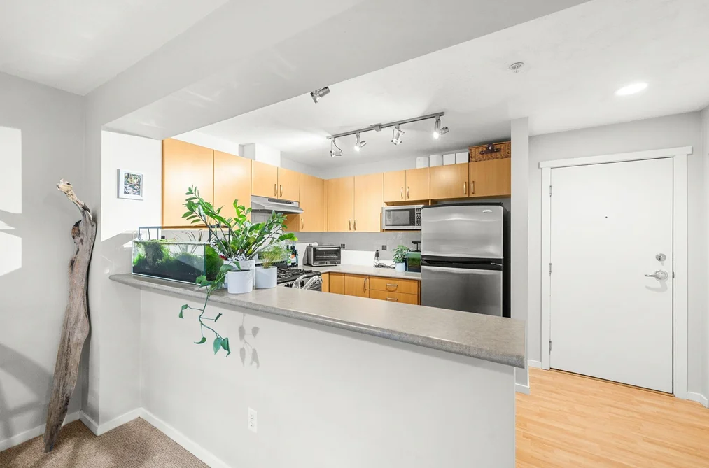 208 200 KLAHANIE DRIVE, Port Moody BC V3H 5K7, Port Moody BC — Residential for Sale - Photo 4