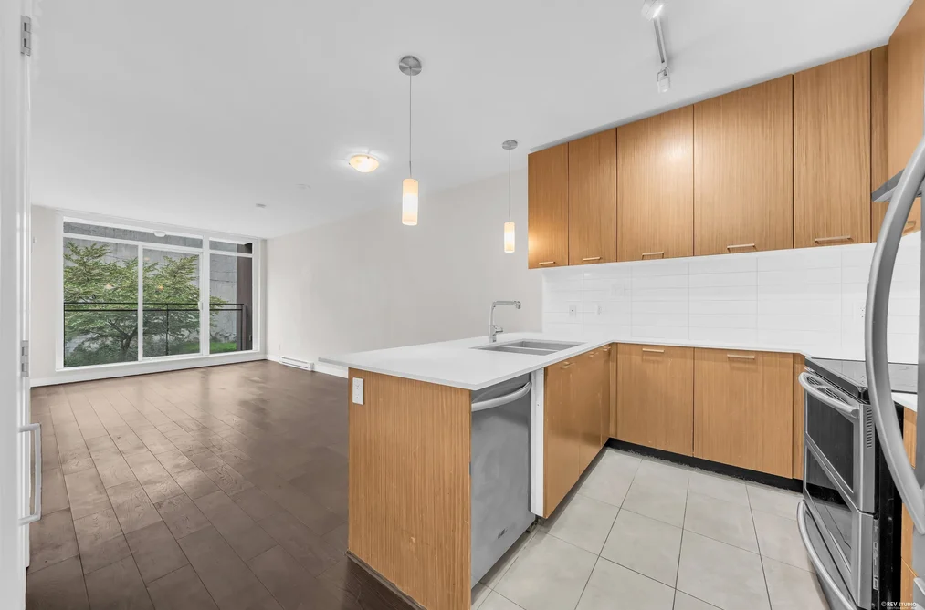 208 2321 SCOTIA STREET, Vancouver BC V5T 0A8, Vancouver BC — Residential for Sale — Photo 3 of 40
