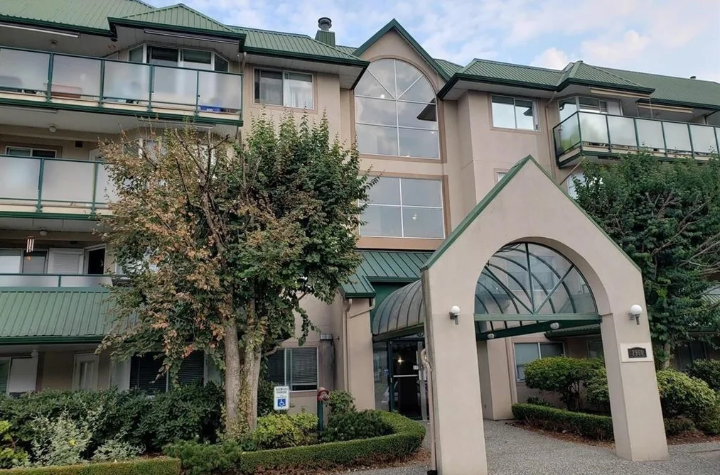 Condo for sale at 208 2960 Trethewey Street Abbotsford British Columbia - MLS: R3109853
