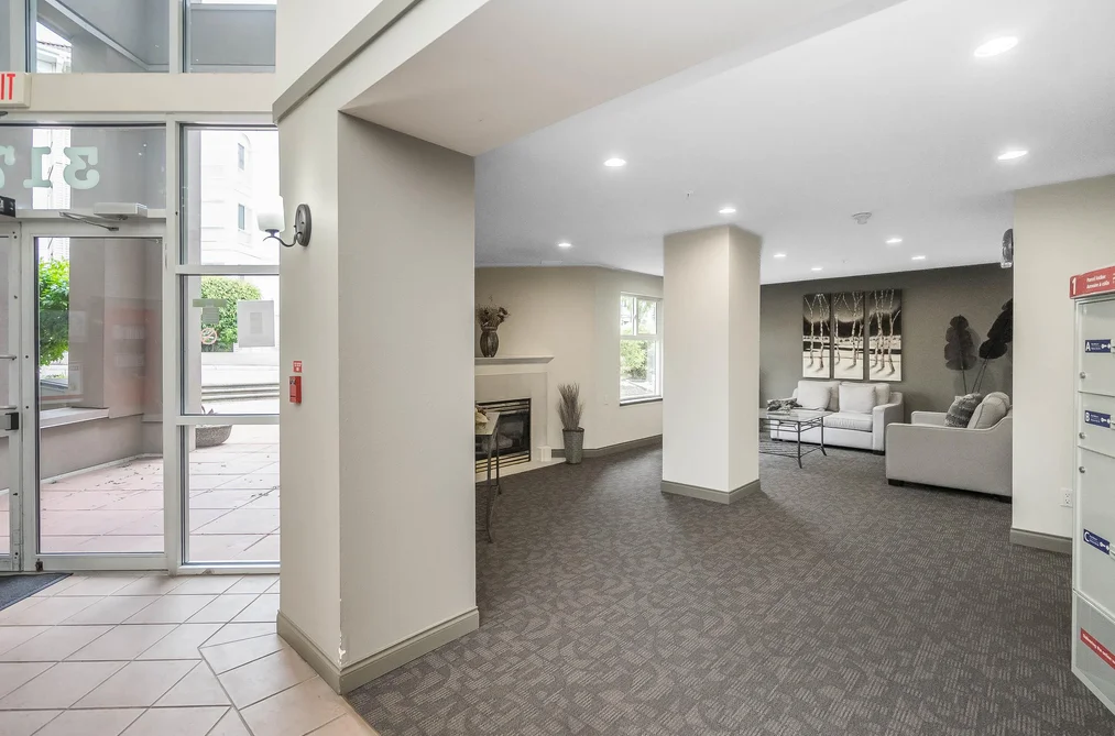 208 3176 GLADWIN ROAD, Abbotsford BC V2T 6R7, Abbotsford BC — Residential for Sale - Photo 4