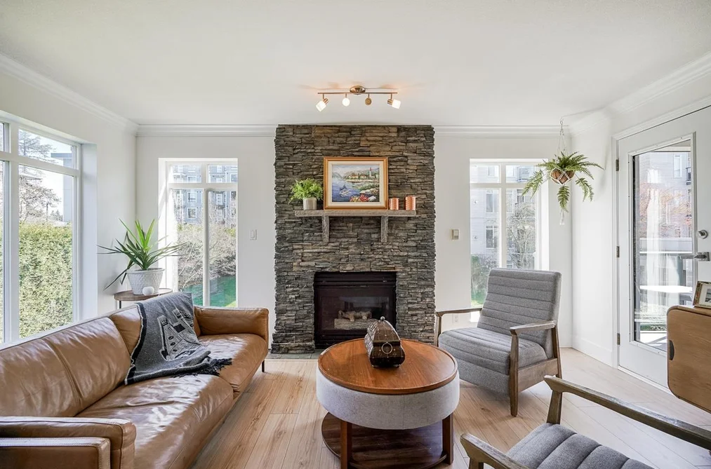 Condo for sale at 208 32075 George Ferguson Way Abbotsford British Columbia - MLS: R3109042