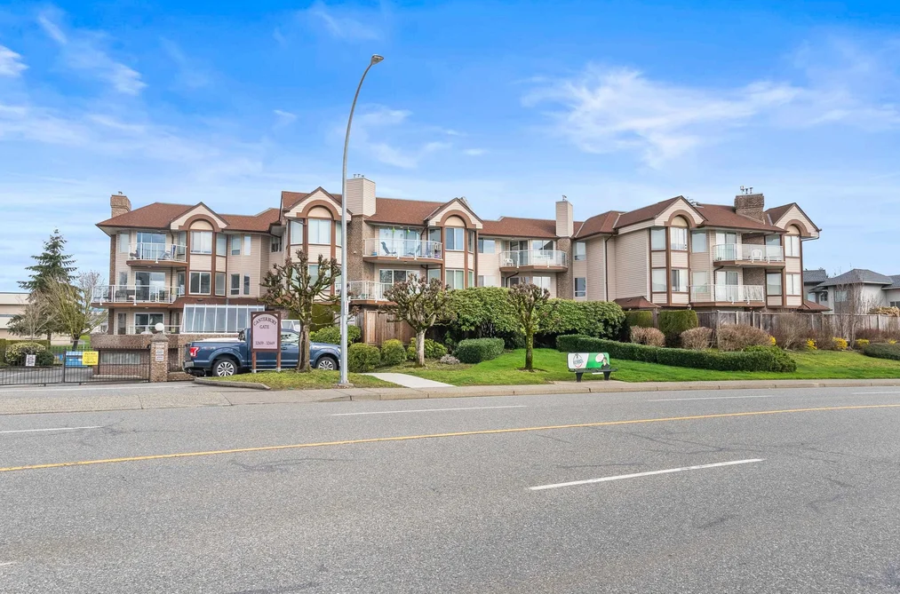 Condo for sale at 208 32669 George Ferguson Way Abbotsford British Columbia - MLS: R3141294