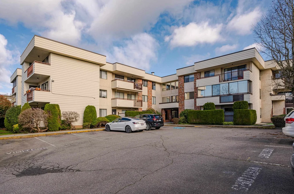Condo for sale at 208 32885 George Ferguson Way Abbotsford British Columbia - MLS: R3121267