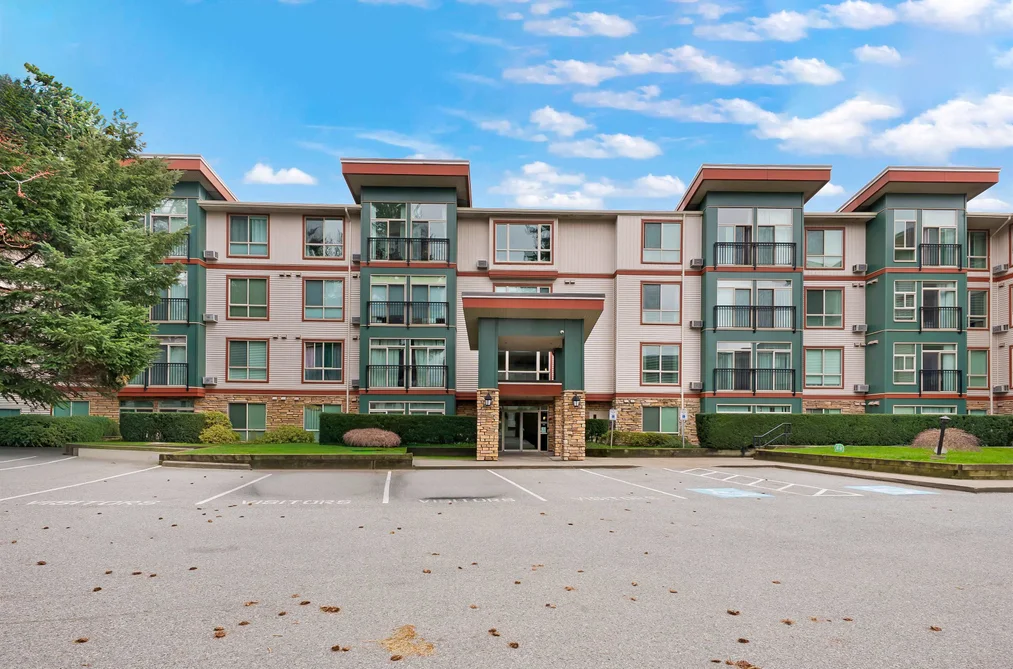 208 33485 SOUTH FRASER WAY, Abbotsford BC V2S 8P9, Abbotsford BC — Residential for Sale - Photo 2