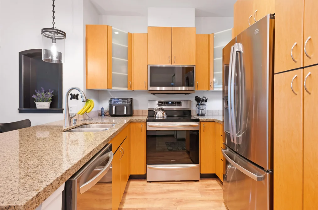 208 33485 SOUTH FRASER WAY, Abbotsford BC V2S 8P9, Abbotsford BC — Residential for Sale - Photo 5