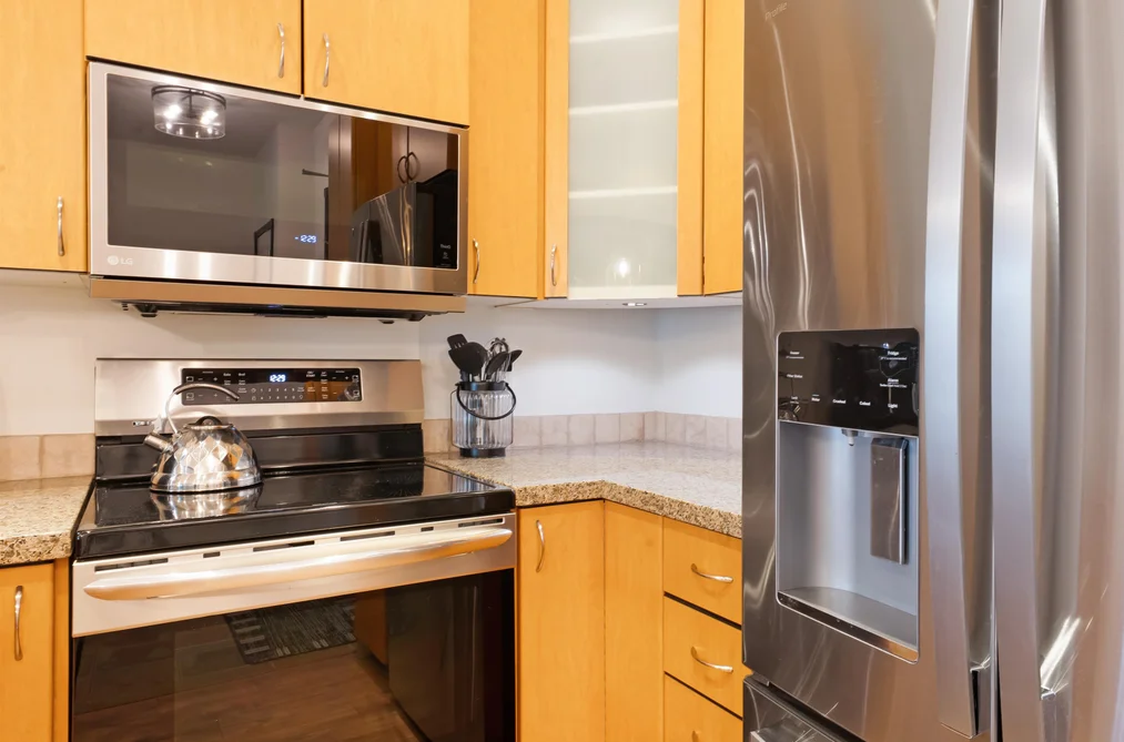 208 33485 SOUTH FRASER WAY, Abbotsford BC V2S 8P9, Abbotsford BC — Residential for Sale - Photo 6