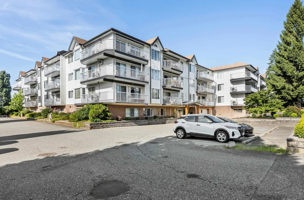 Condo for sale at 208 33535 King Road Abbotsford British Columbia - MLS: R3149715