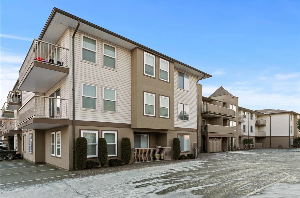 Condo for sale at 208 45702 Watson Road Chilliwack British Columbia - MLS: R3121820