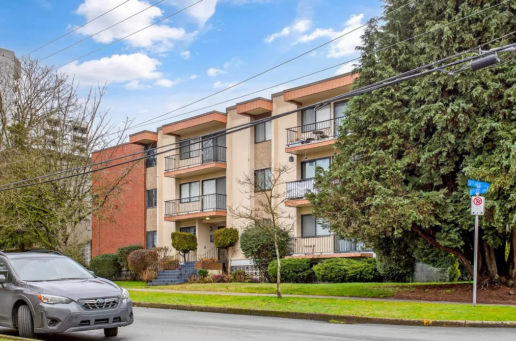 208 505 NINTH STREET, New Westminster BC V3M 3W6, New Westminster BC — Residential for Sale - Photo 2