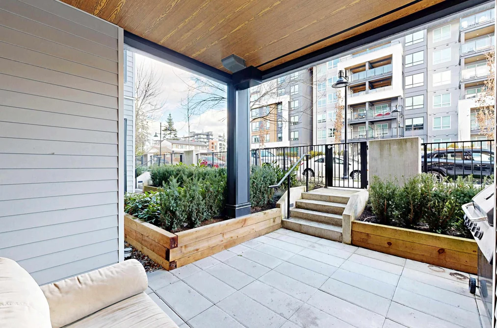 Condo for sale at 208 615 Cottonwood Avenue Coquitlam British Columbia - MLS: R3103873