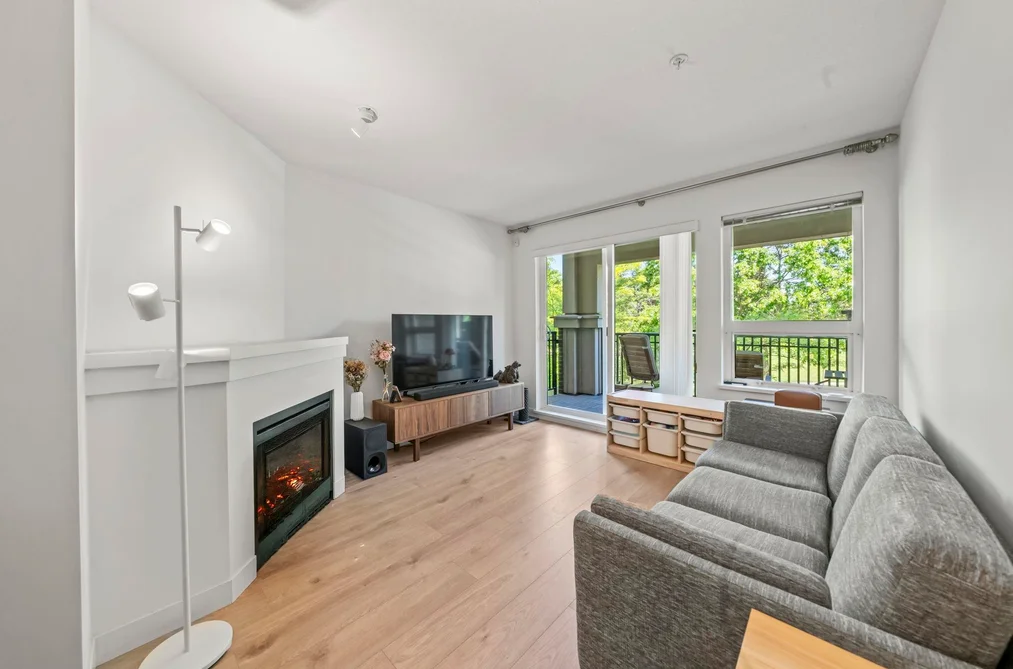 Condo for sale at 208 6800 Eckersley Road Richmond British Columbia - MLS: R3129555