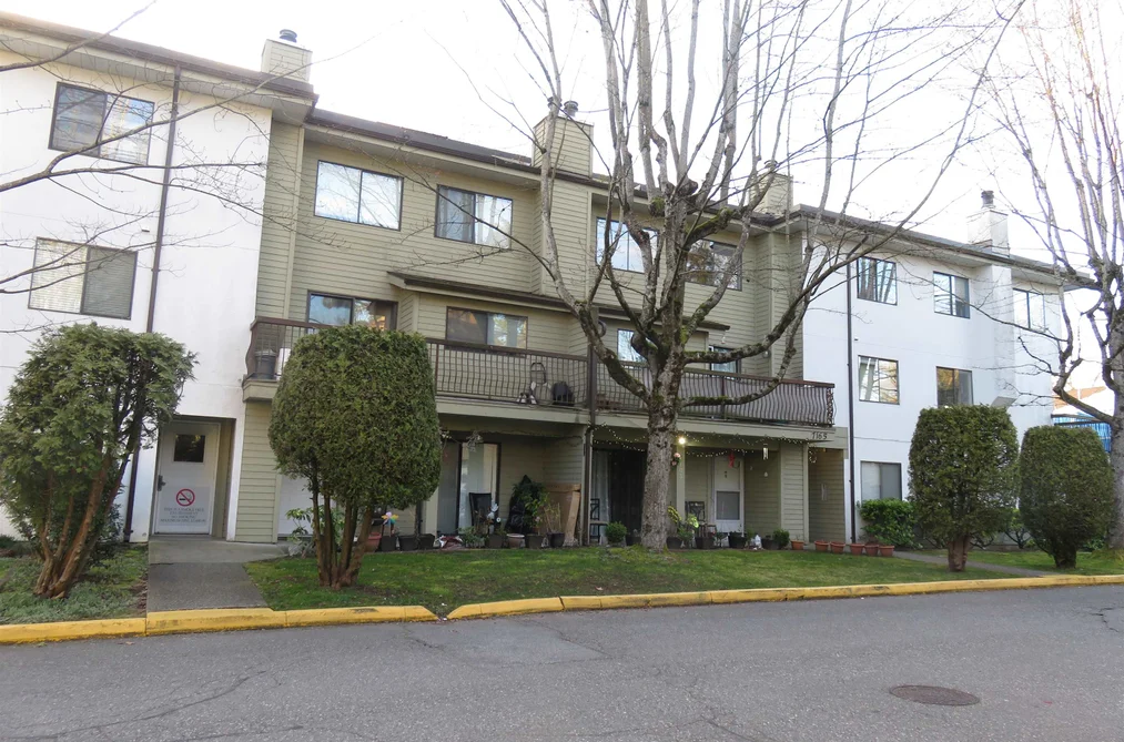 Condo for sale at 208 7165 133 Street Surrey British Columbia - MLS: R2974398