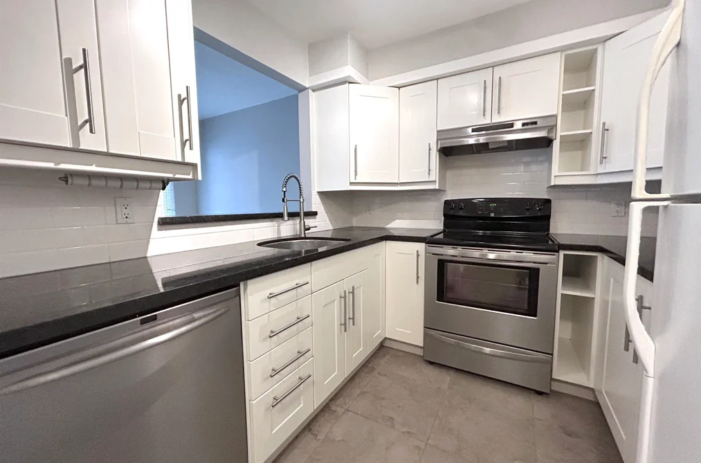 208 737 HAMILTON STREET, New Westminster BC V3M 2M7, New Westminster BC — Residential for Sale - Photo 2
