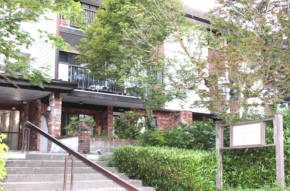 Condo for sale at 208 7473 140 Street Surrey British Columbia - MLS: R3104252