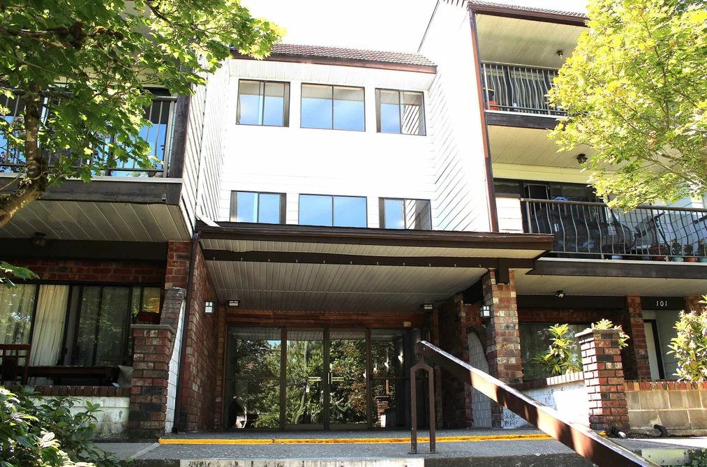 208 7473 140 STREET, Surrey BC V3W 6G5, Surrey BC — Residential for Sale - Photo 2