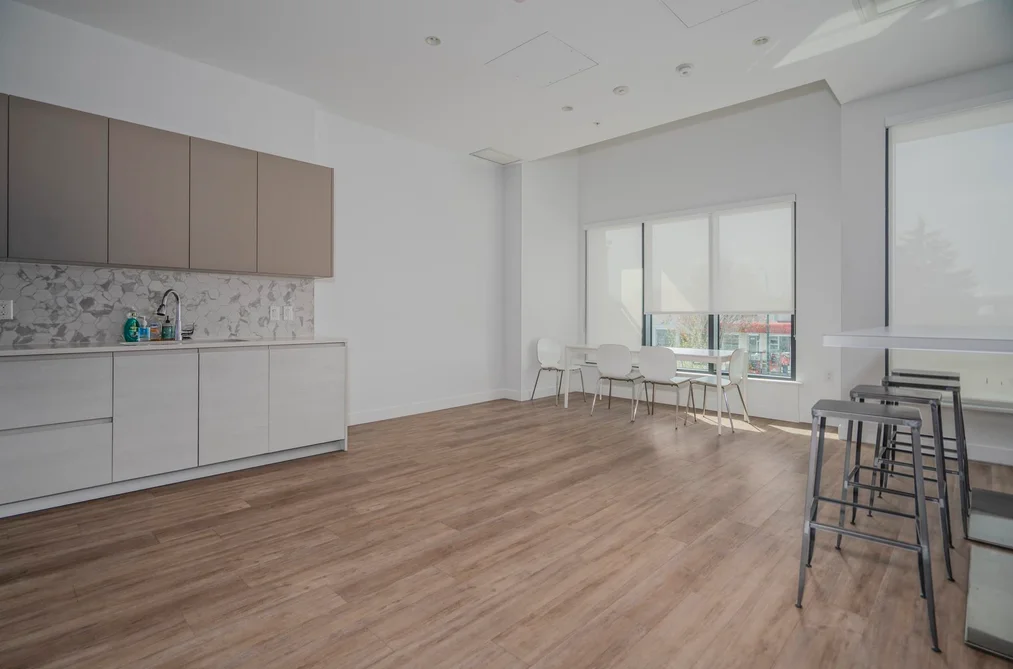 208 8188 FRASER STREET, Vancouver BC V5X 0J8, Vancouver BC — Residential for Sale — Photo 4 of 11