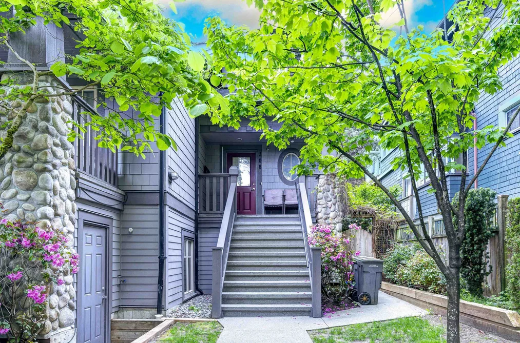 Townhouse for sale at 208 W 13th Avenue Vancouver British Columbia - MLS: R3111981