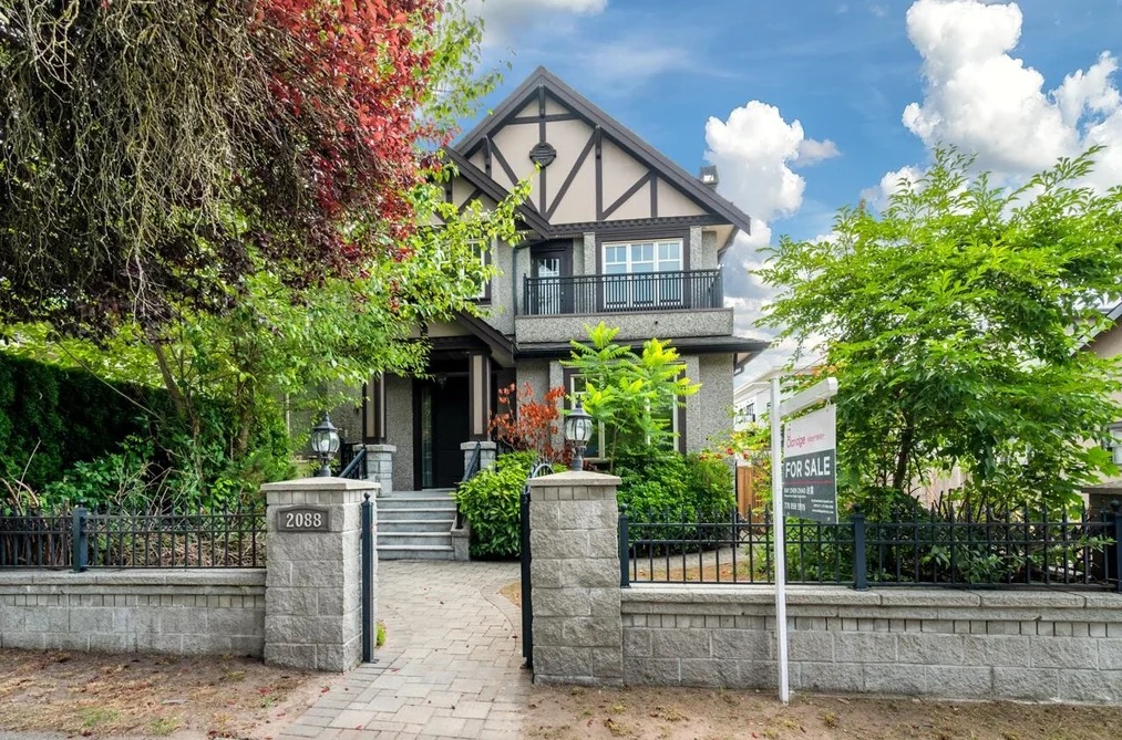 House for sale at 2088 W 42nd Avenue Vancouver British Columbia - MLS: R3145461