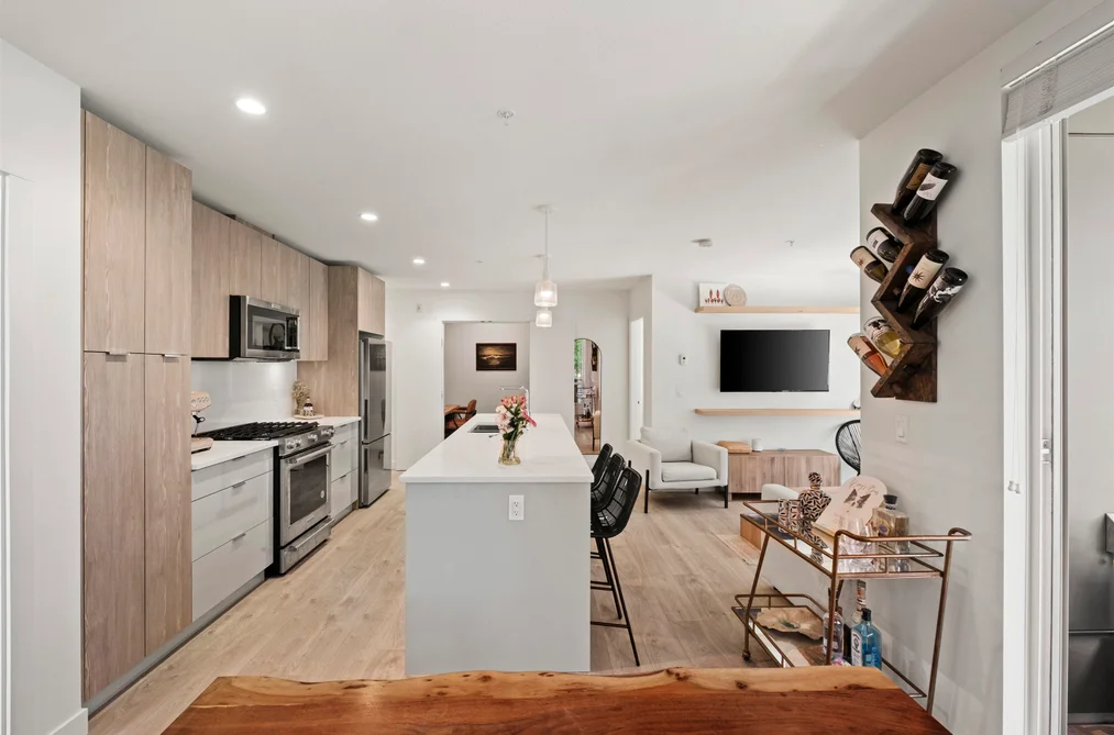 209 128 E 8TH STREET, North Vancouver BC V7L 0H2, North Vancouver BC — Residential for Sale — Photo 17 of 35
