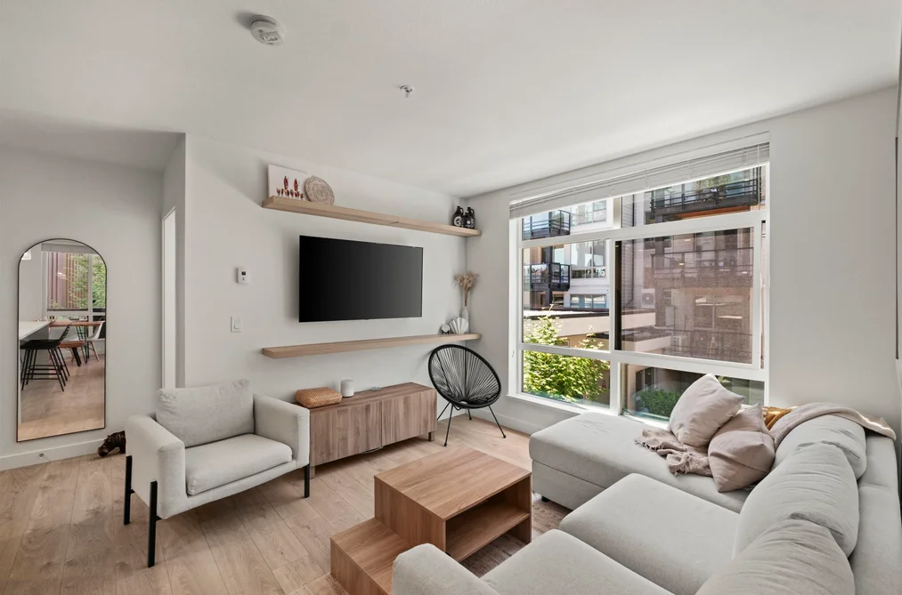209 128 E 8TH STREET, North Vancouver BC V7L 0H2, North Vancouver BC — Residential for Sale — Photo 5 of 35