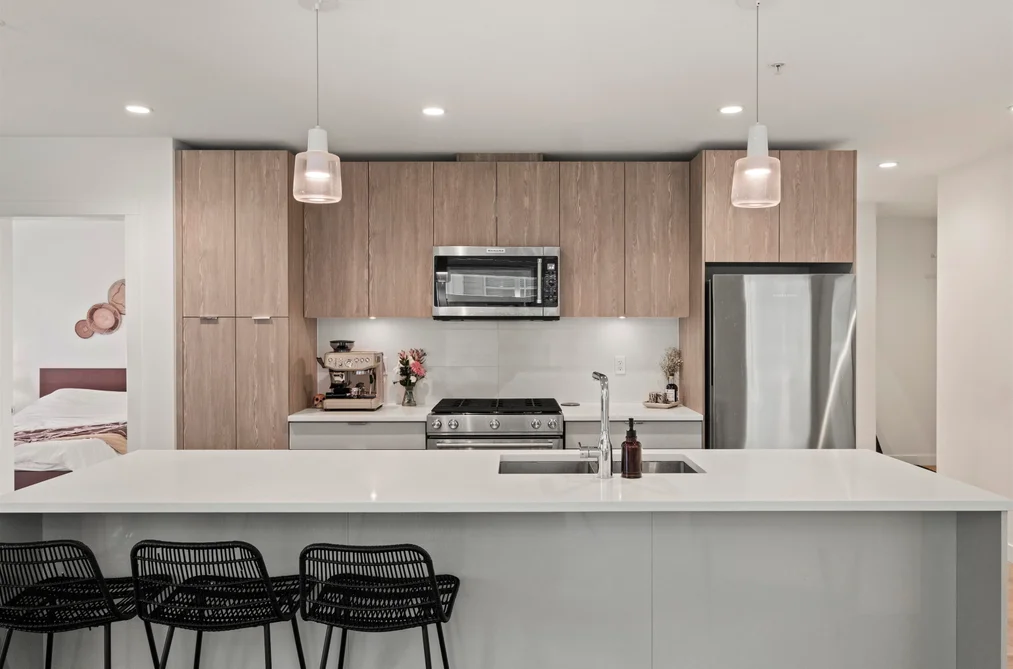 209 128 E 8TH STREET, North Vancouver BC V7L 0H2, North Vancouver BC — Residential for Sale — Photo 8 of 35