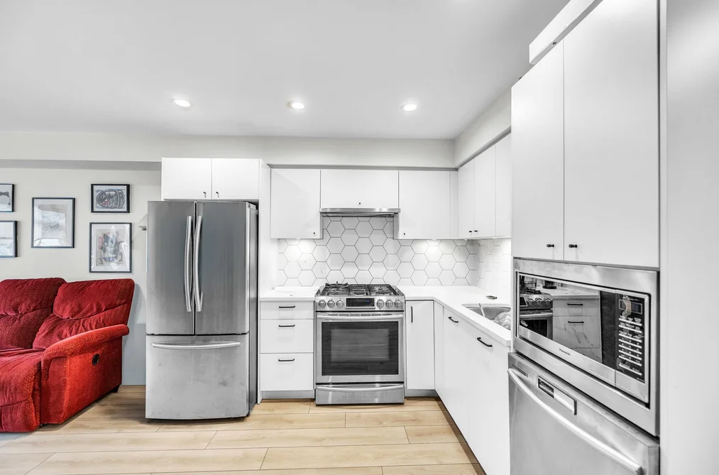 209 1519 CROWN STREET, North Vancouver BC V7J 1G6, North Vancouver BC — Residential for Sale - Photo 2