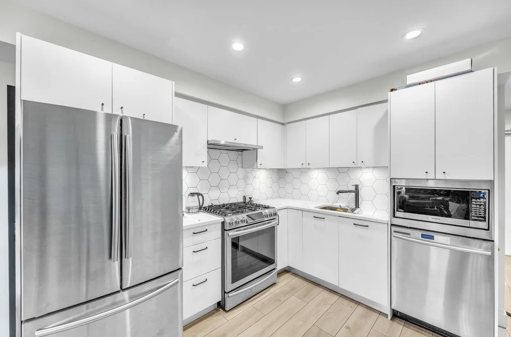 209 1519 CROWN STREET, North Vancouver BC V7J 1G6, North Vancouver BC — Residential for Sale - Photo 3