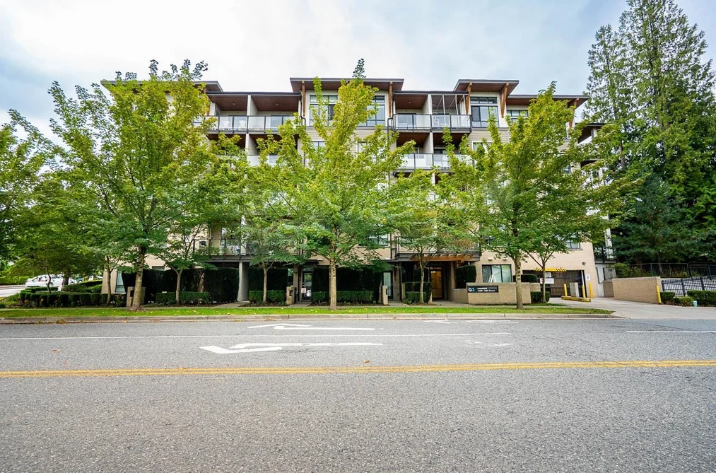 Condo for sale at 209 15388 105 Avenue Surrey British Columbia - MLS: R3160810