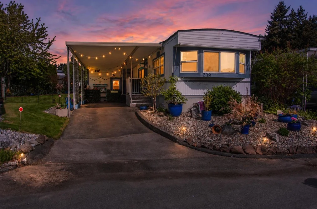 Manufactured Home for sale at 209 1840 160 Street Surrey British Columbia - MLS: R3118176