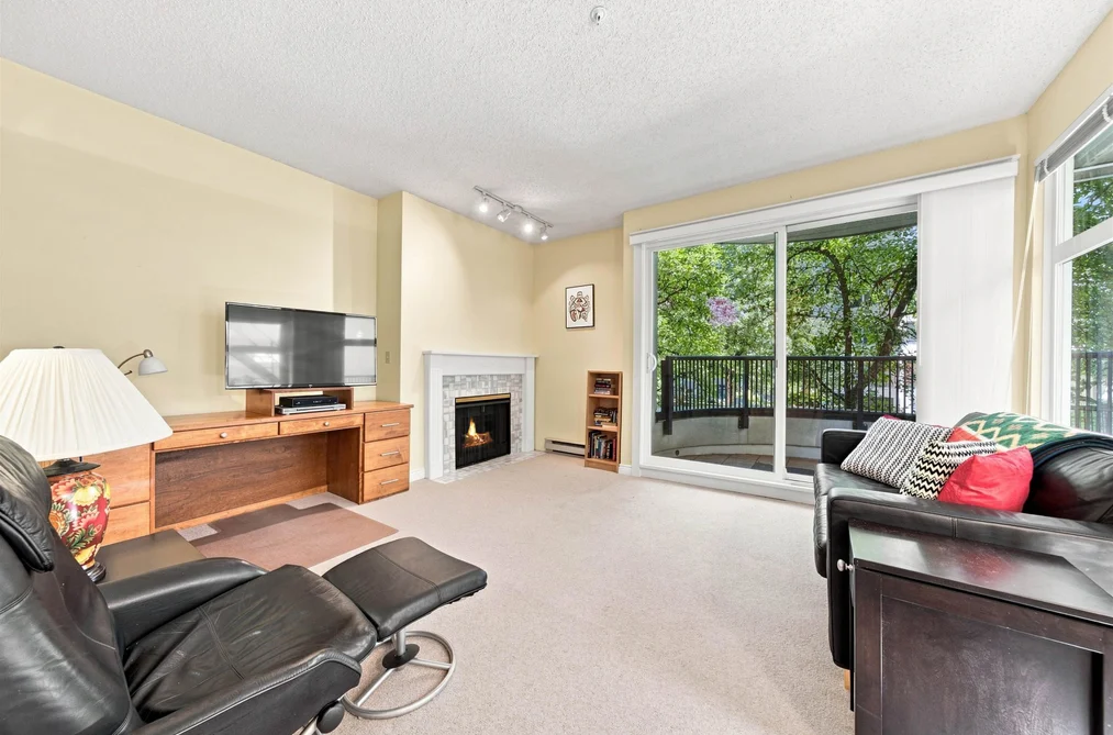 209-1924 Comox Street, Vancouver, BC - Condo for Sale - Photo 2 of 31