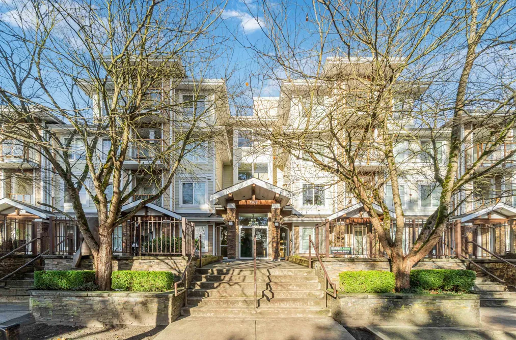 Condo for sale at 209 1969 Westminster Avenue Port Coquitlam British Columbia - MLS: R3069244